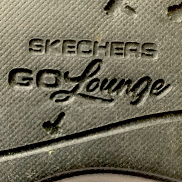 Skechers Women's Go Lounge Night Slipper Size 7, Color Black. - Picture 4 of 7